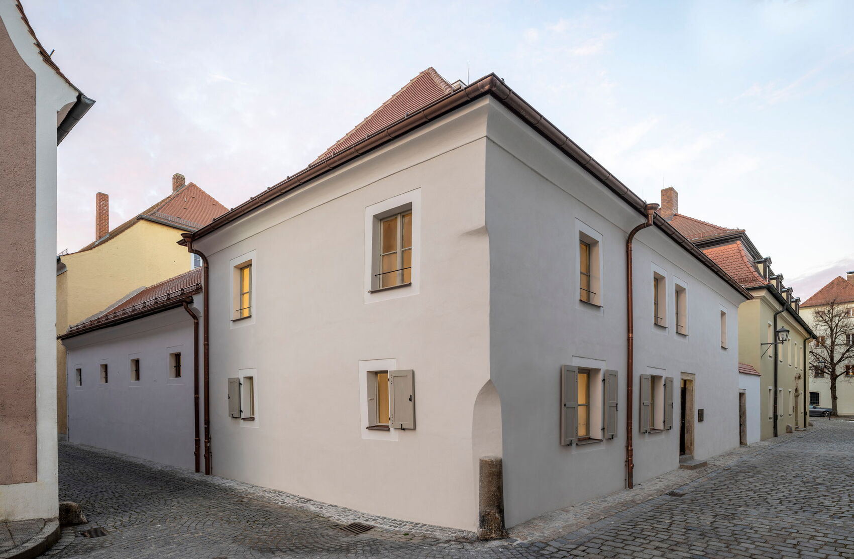 Das Schreiberhaus von der Straße aus, Stadtamhof